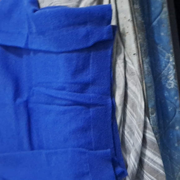 UNISEX Sweaters - Picture 3 of 3